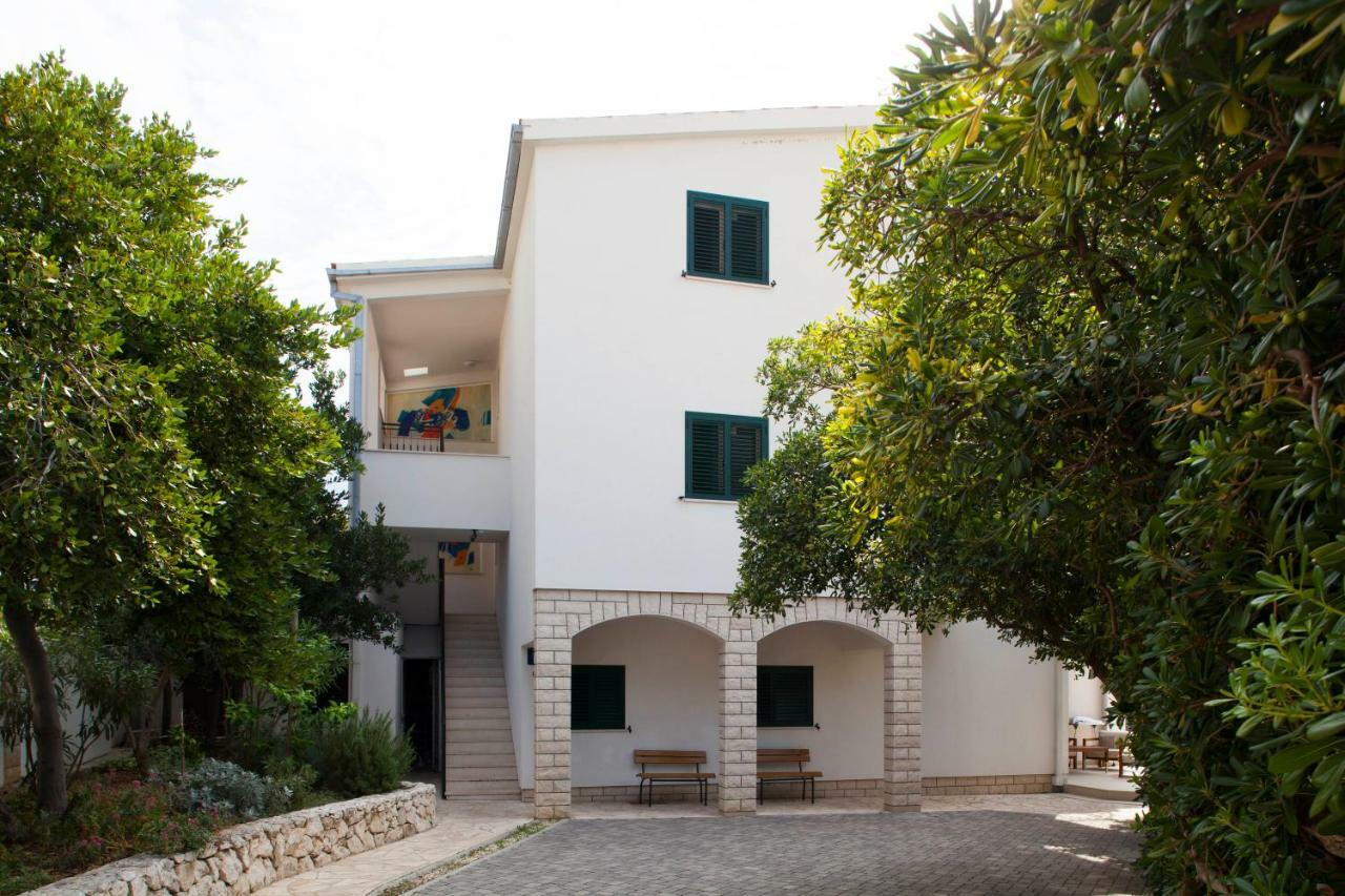 Apartments Aurelia Baška Voda エクステリア 写真